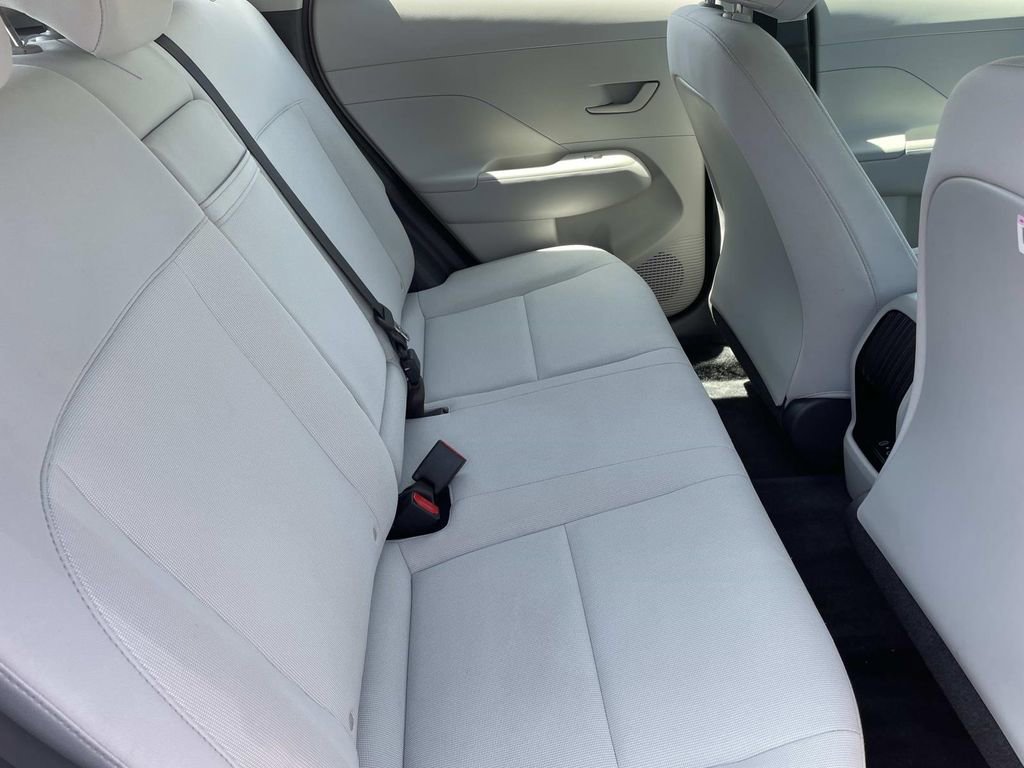 Certified 2025 Hyundai Kona SE FWD image 23