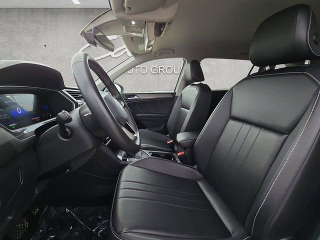 Used 2024 Volkswagen Tiguan SE FWD image 19