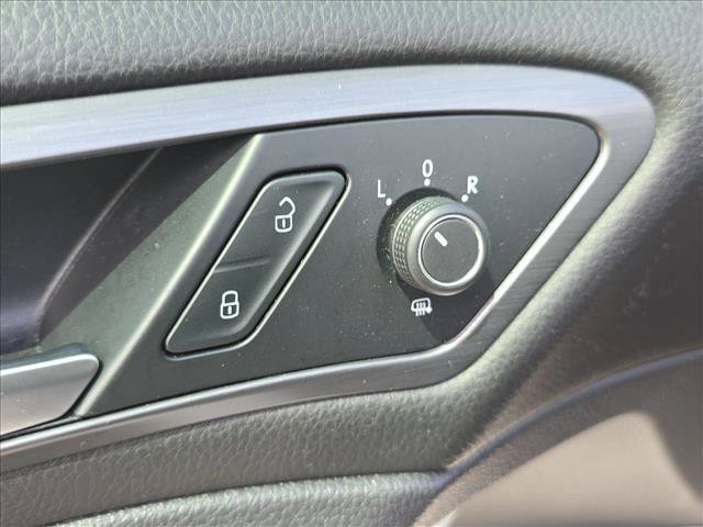 Used 2020 Volkswagen Golf 4-Door FWD image 9