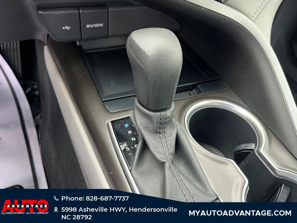 Used 2021 Toyota Camry LE FWD image 12