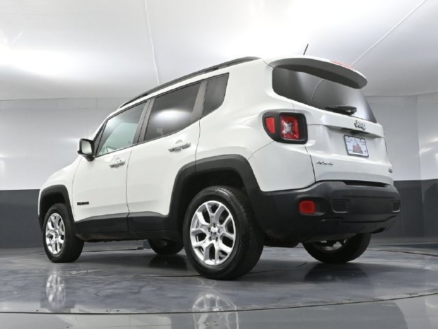 Used 2017 Jeep Renegade Latitude w/ Cold Weather Group AWD/4WD image 40