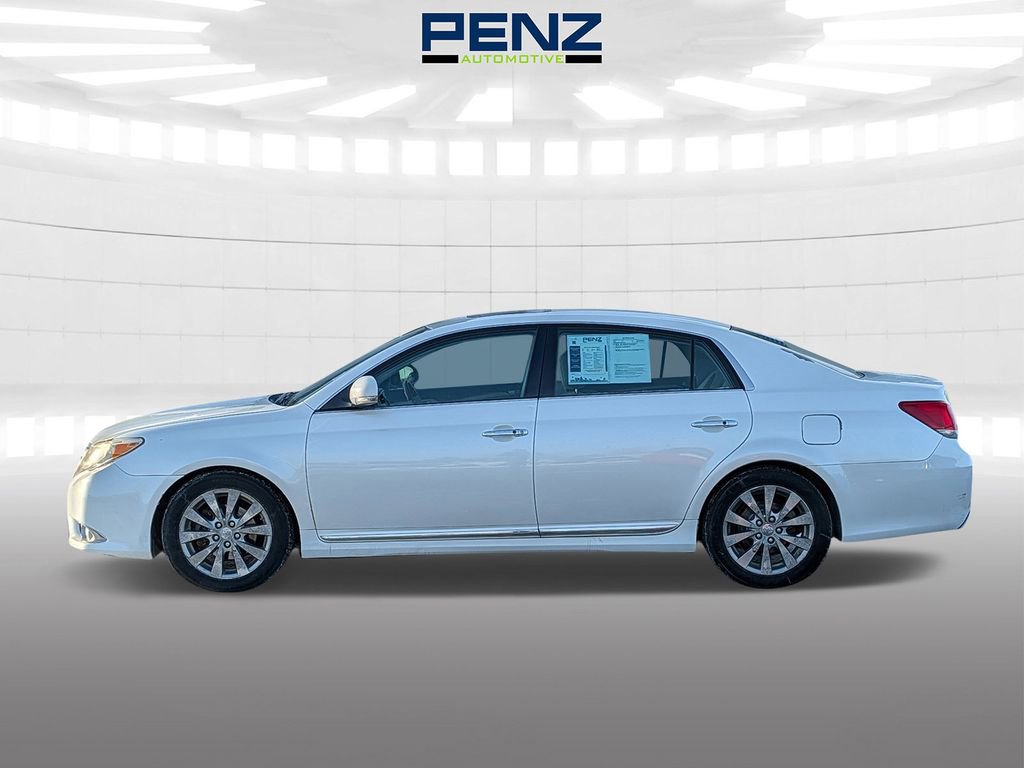 Used 2011 Toyota Avalon Limited image 4
