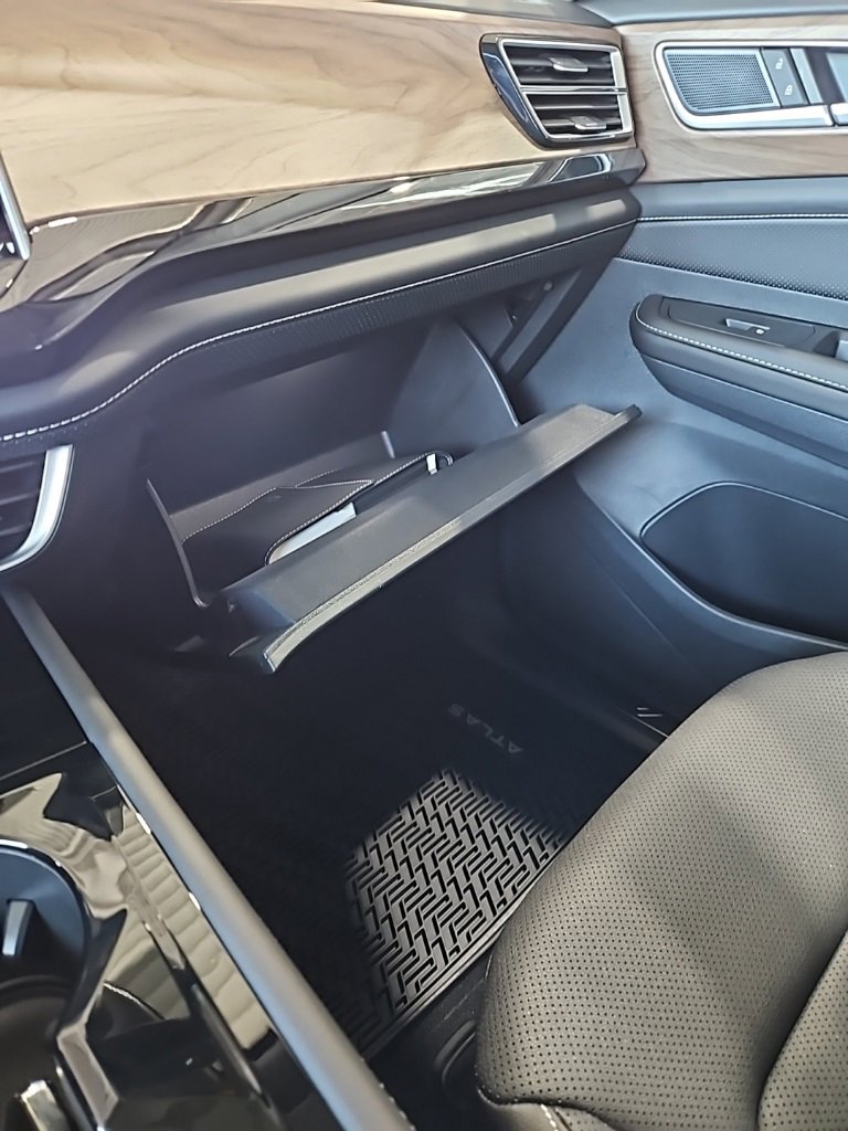 New 2026 Volkswagen Atlas SE image 31