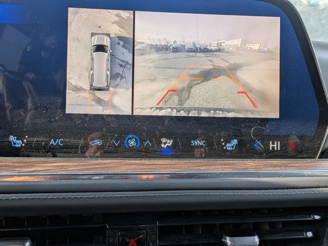 Used 2025 Chevrolet Suburban Z71 image 12