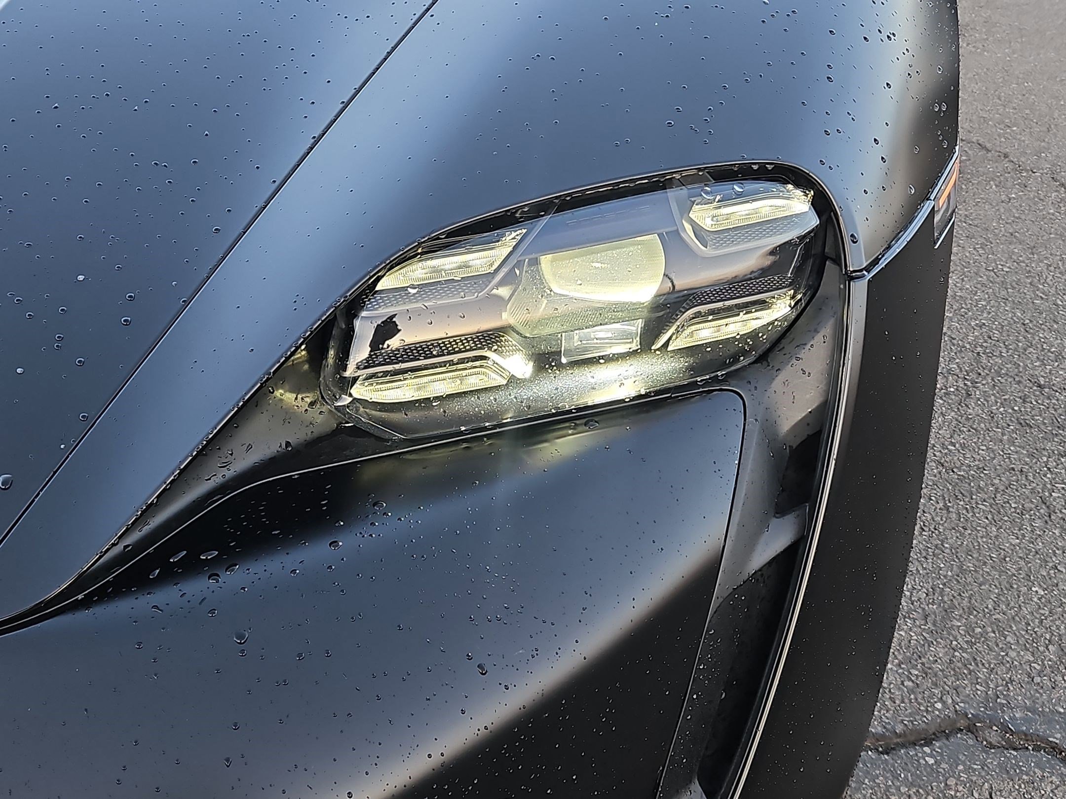 Used 2020 Porsche Taycan Turbo image 12