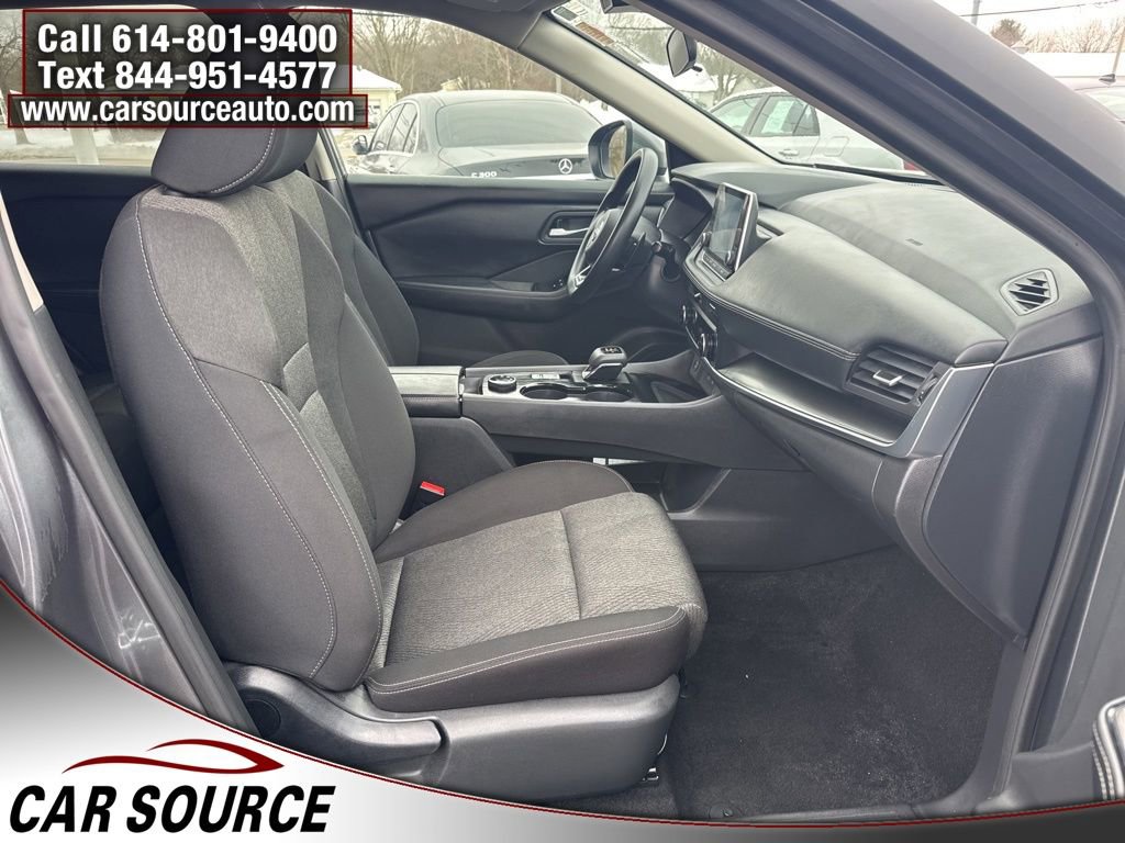 Used 2024 Nissan Rogue SV image 36