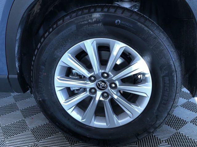 Used 2025 Toyota Grand Highlander AWD image 18