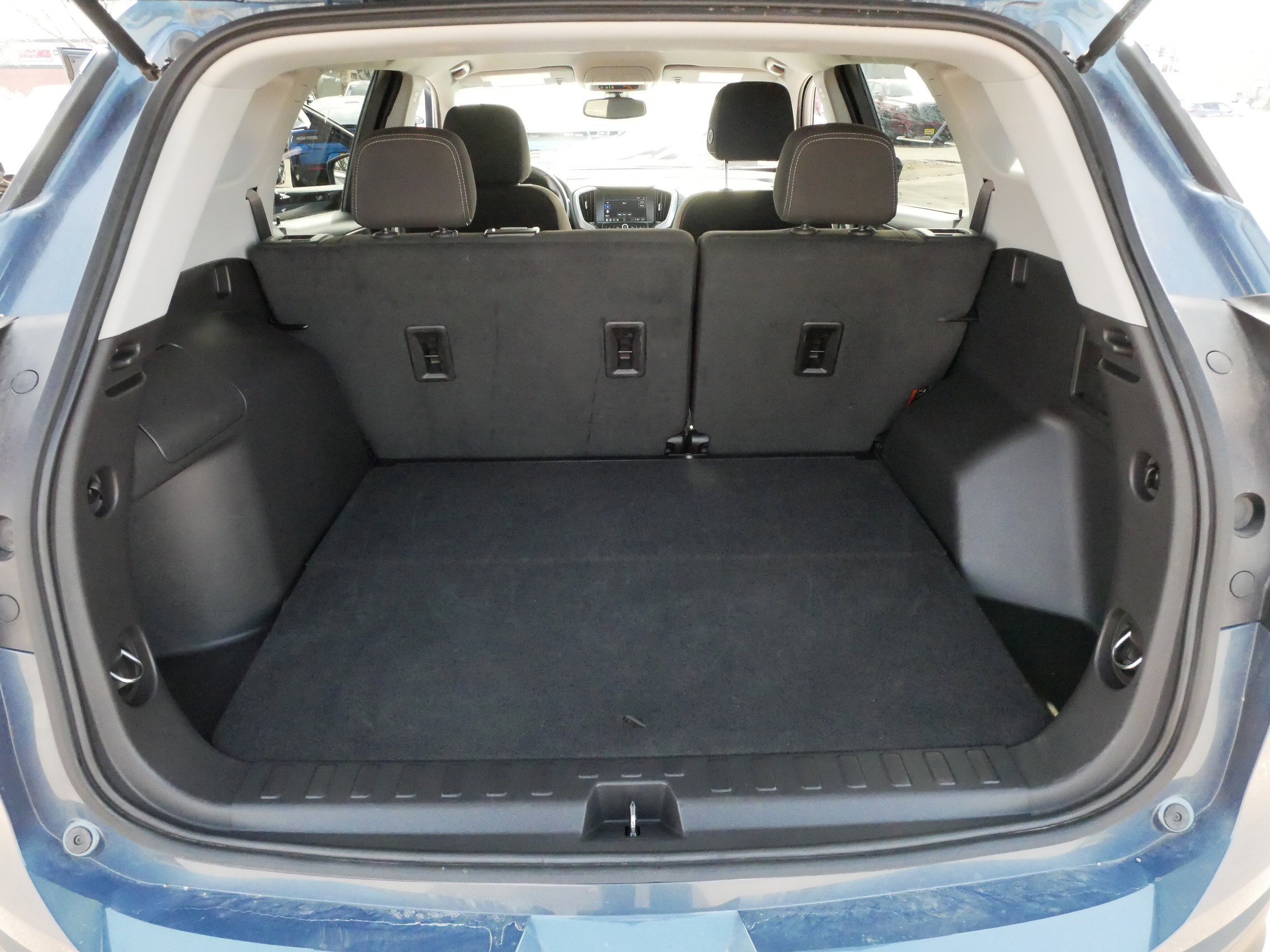 Used 2024 GMC Terrain SLE image 18