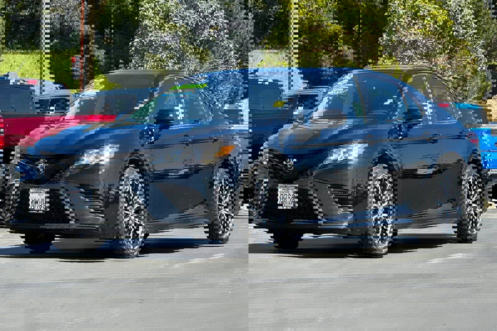 Used 2020 Toyota Camry SE image 11