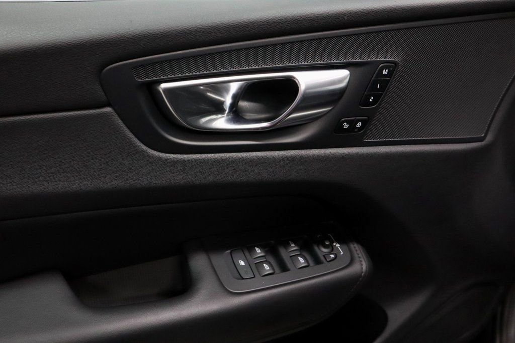 Used 2024 Volvo XC60 T8 Core image 22