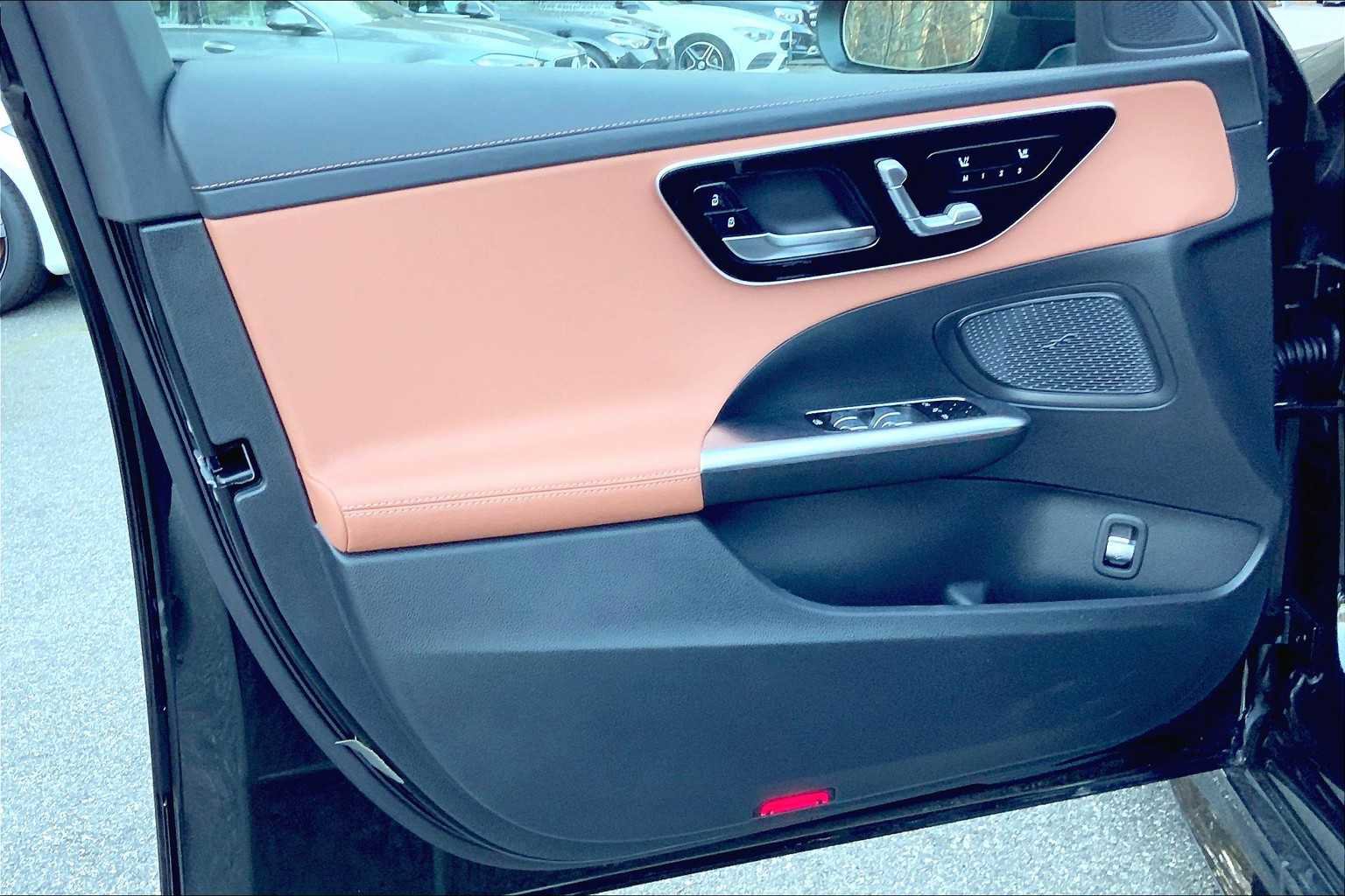 New 2025 Mercedes-Benz C 300 4MATIC Sedan image 12