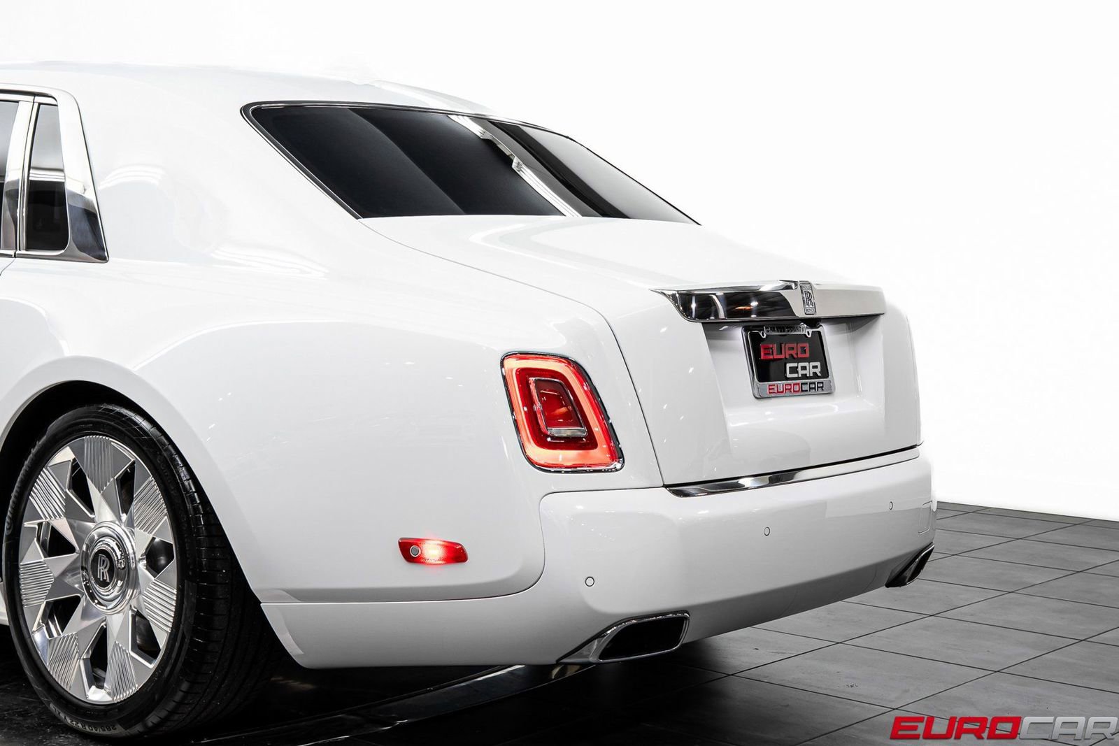 Used 2023 Rolls-Royce Phantom Sedan w/ The Phantom Package image 17