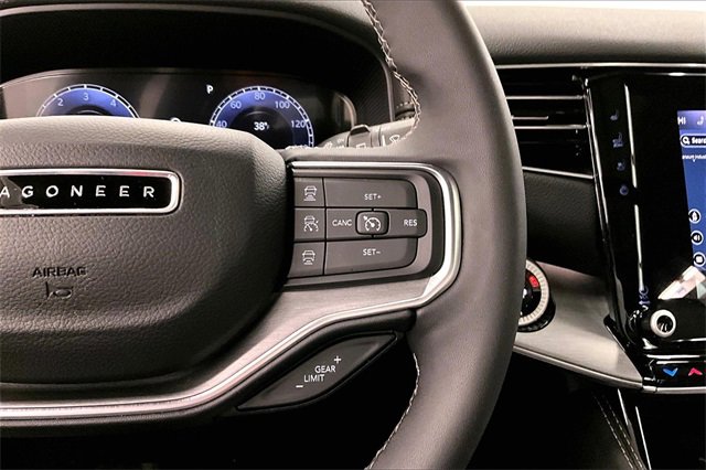 Used 2024 Jeep Wagoneer Series II image 24