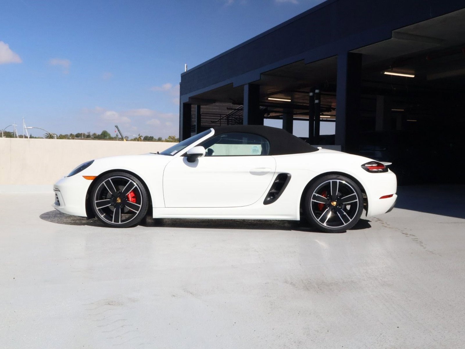 New 2025 Porsche 718 Boxster S image 2