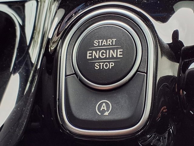 Used 2025 Mercedes-Benz GLA 250 4MATIC image 25