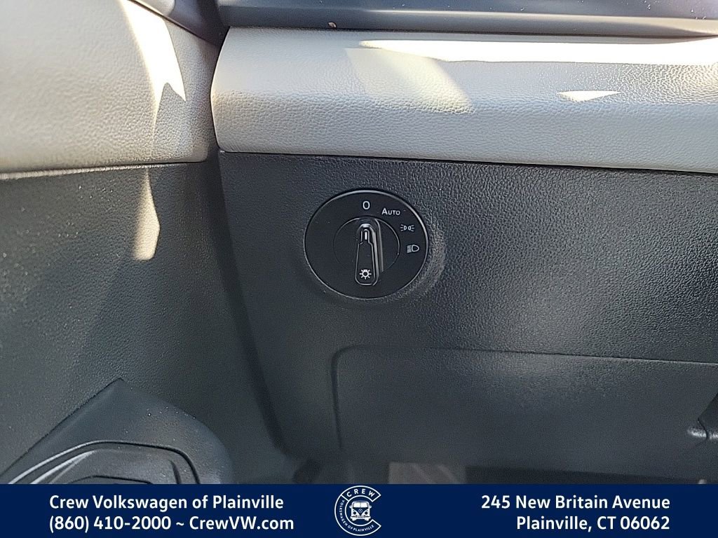 Certified 2022 Volkswagen Taos SE image 12