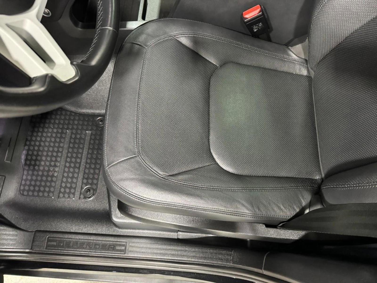 Used 2023 Land Rover Defender 130 SE image 22