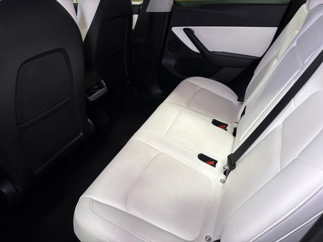 Used 2022 Tesla Model Y Performance AWD/4WD image 36