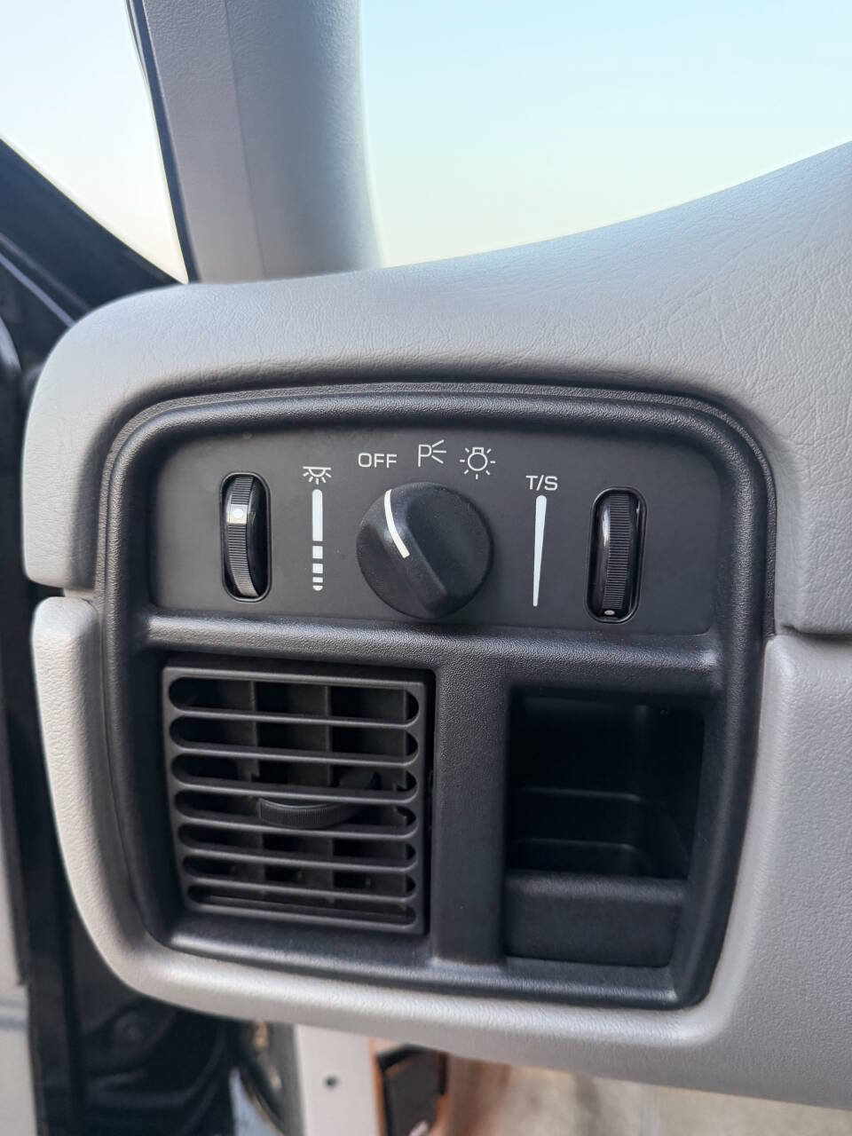 Used 1996 Chevrolet Impala SS RWD image 43