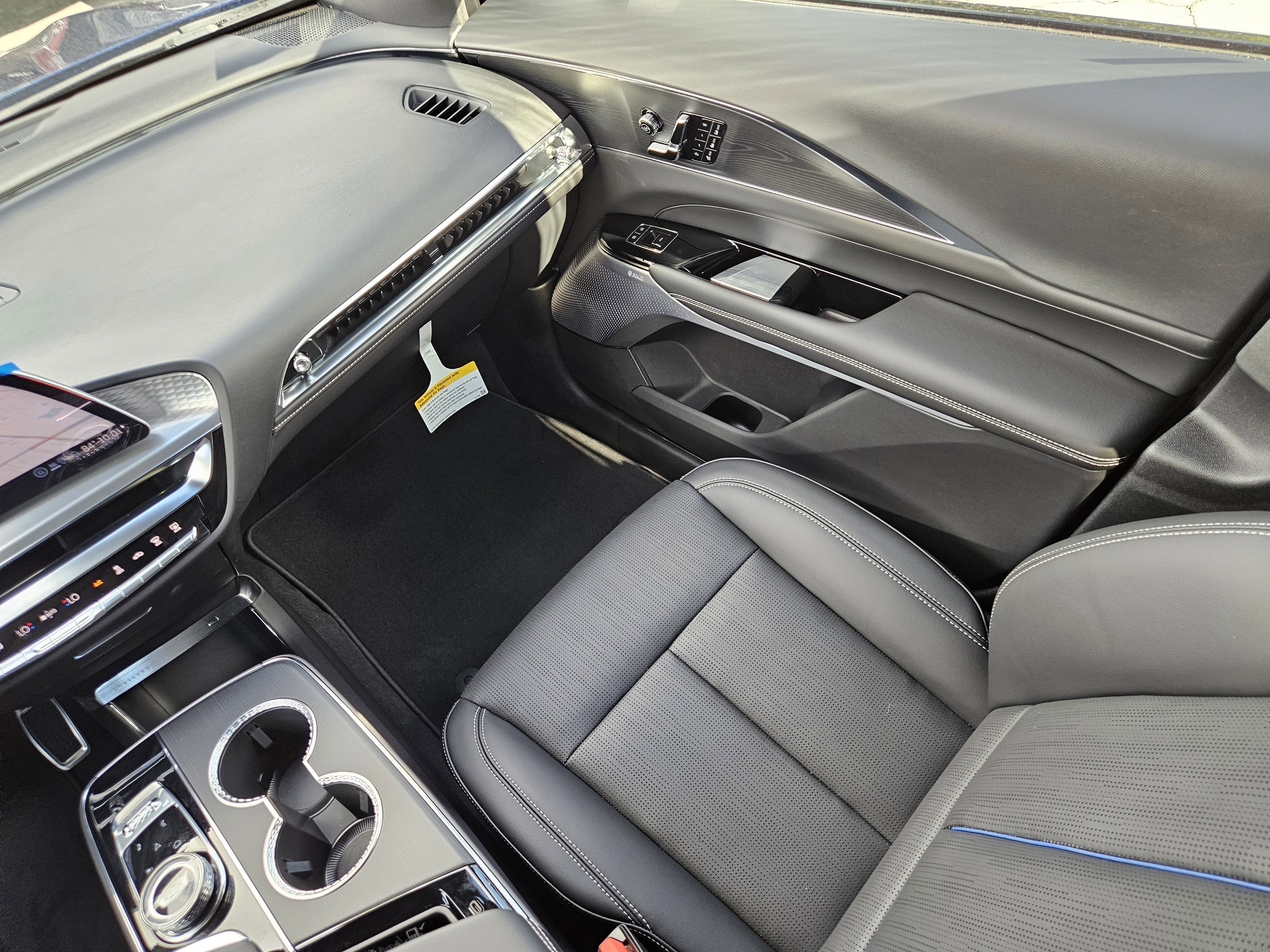 New 2026 Cadillac Lyriq V image 17