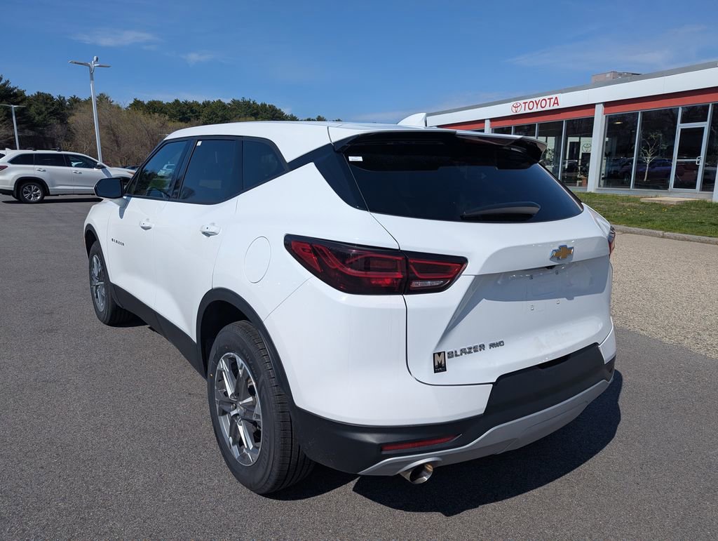 Used 2023 Chevrolet Blazer LT AWD/4WD image 3