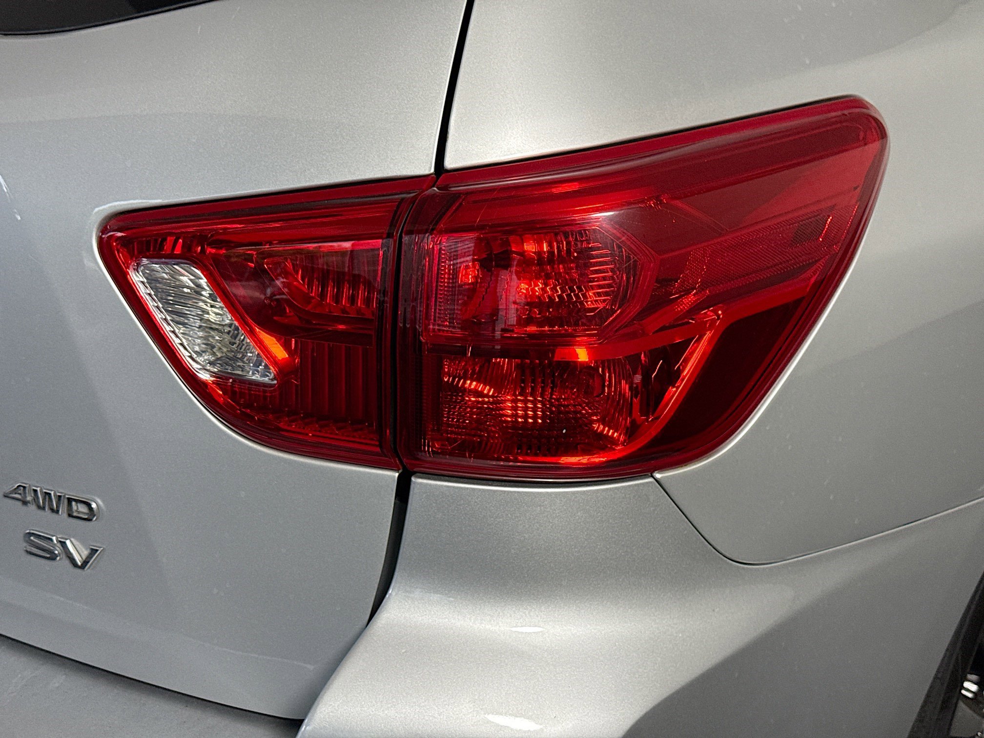 Used 2019 Nissan Pathfinder SV image 34