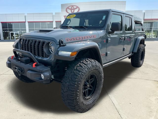 Used 2025 Jeep Gladiator Mojave AWD/4WD image 7