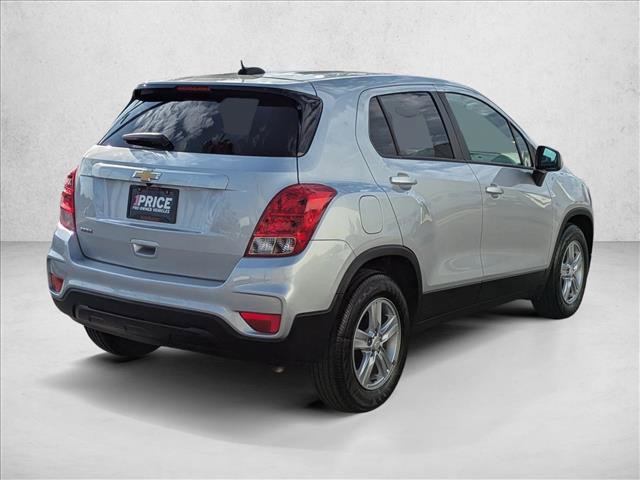 Used 2022 Chevrolet Trax LS w/ Tint and Cruise Package image 5