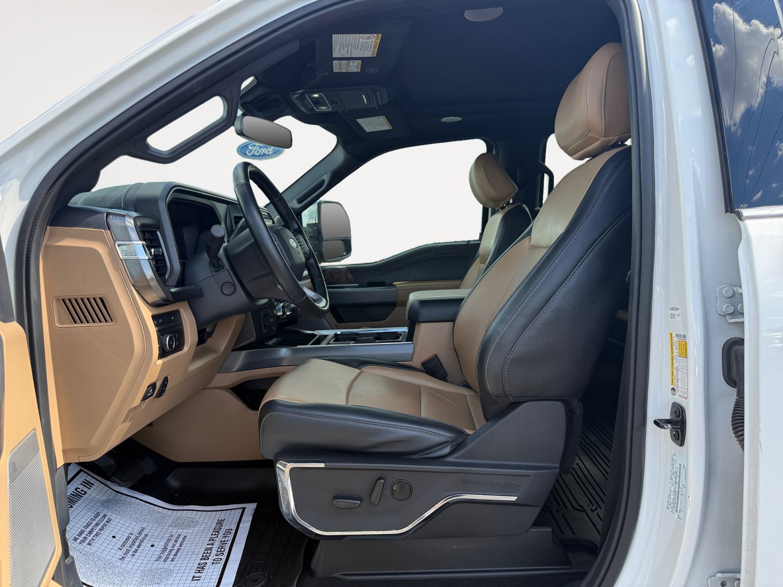 Used 2024 Ford F350 Lariat w/ Lariat Ultimate Package AWD/4WD image 17