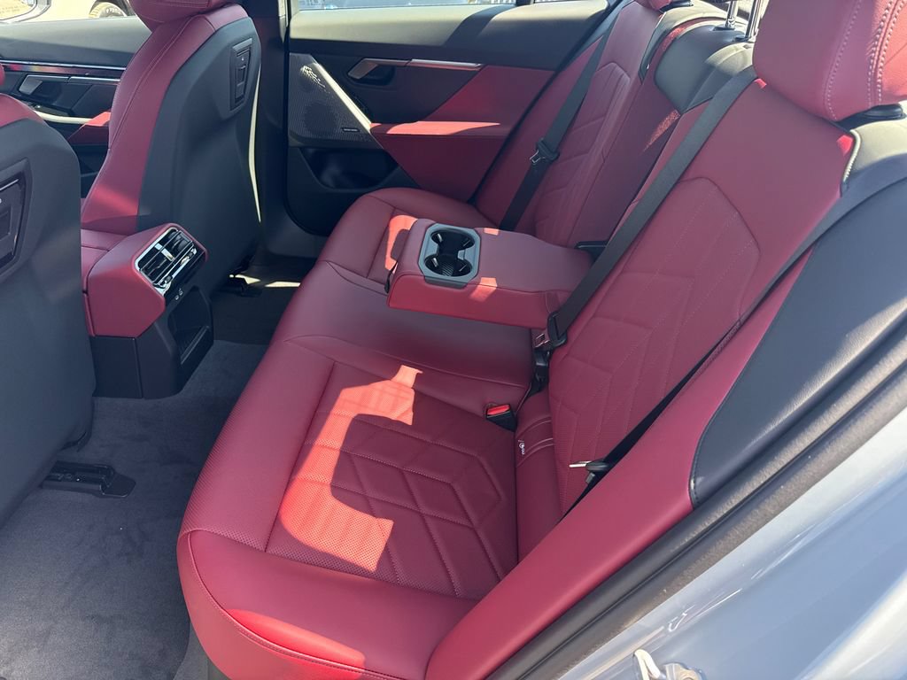 New 2027 BMW i5 M60 w/ M Sport Package AWD/4WD image 18