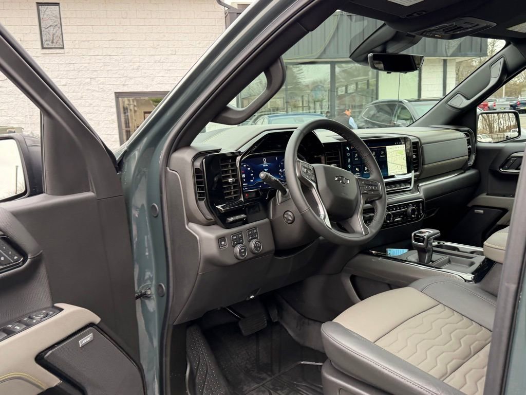 Used 2025 Chevrolet Silverado 1500 ZR2 w/ Technology Package image 21