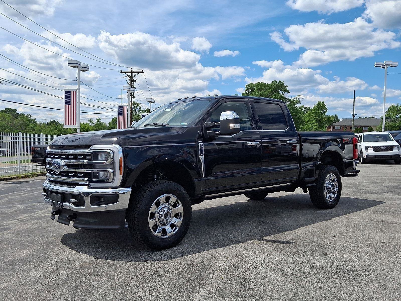 Used 2023 Ford F250 Lariat w/ Lariat Ultimate Package AWD/4WD image 3
