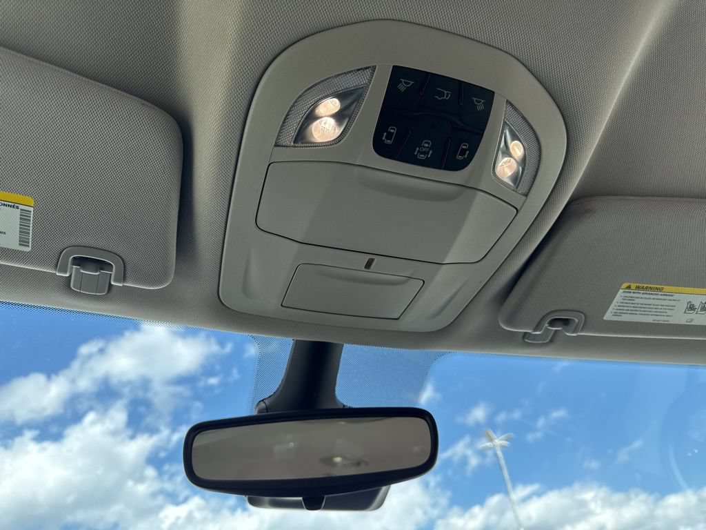 Used 2024 Chrysler Pacifica Touring-L FWD image 38