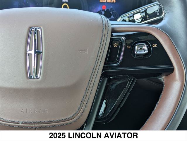 Used 2025 Lincoln Aviator Reserve w/ Equipment Group 201A AWD/4WD image 14