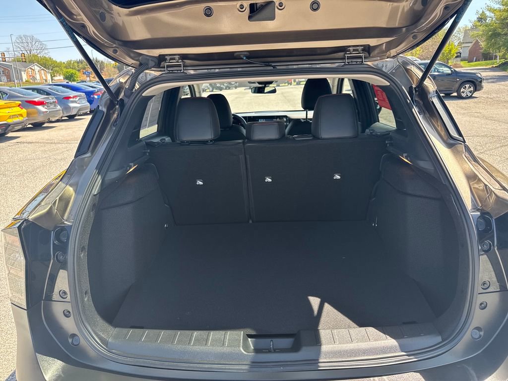 Certified 2025 Nissan Kicks SR image 24