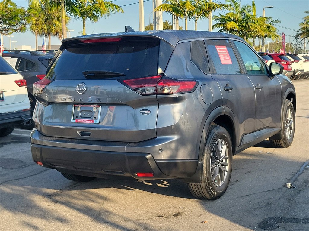 Used 2025 Nissan Rogue S image 6