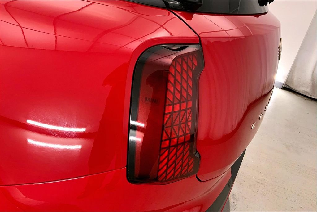 Certified 2025 MINI Cooper Countryman S w/ Comfort Package Max image 28