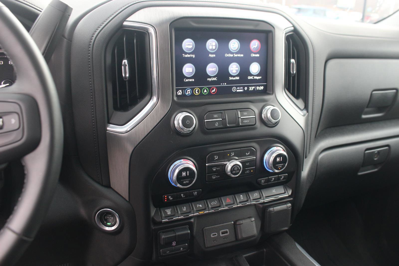 Used 2023 GMC Sierra 3500 Denali w/ Denali Ultimate Package image 23