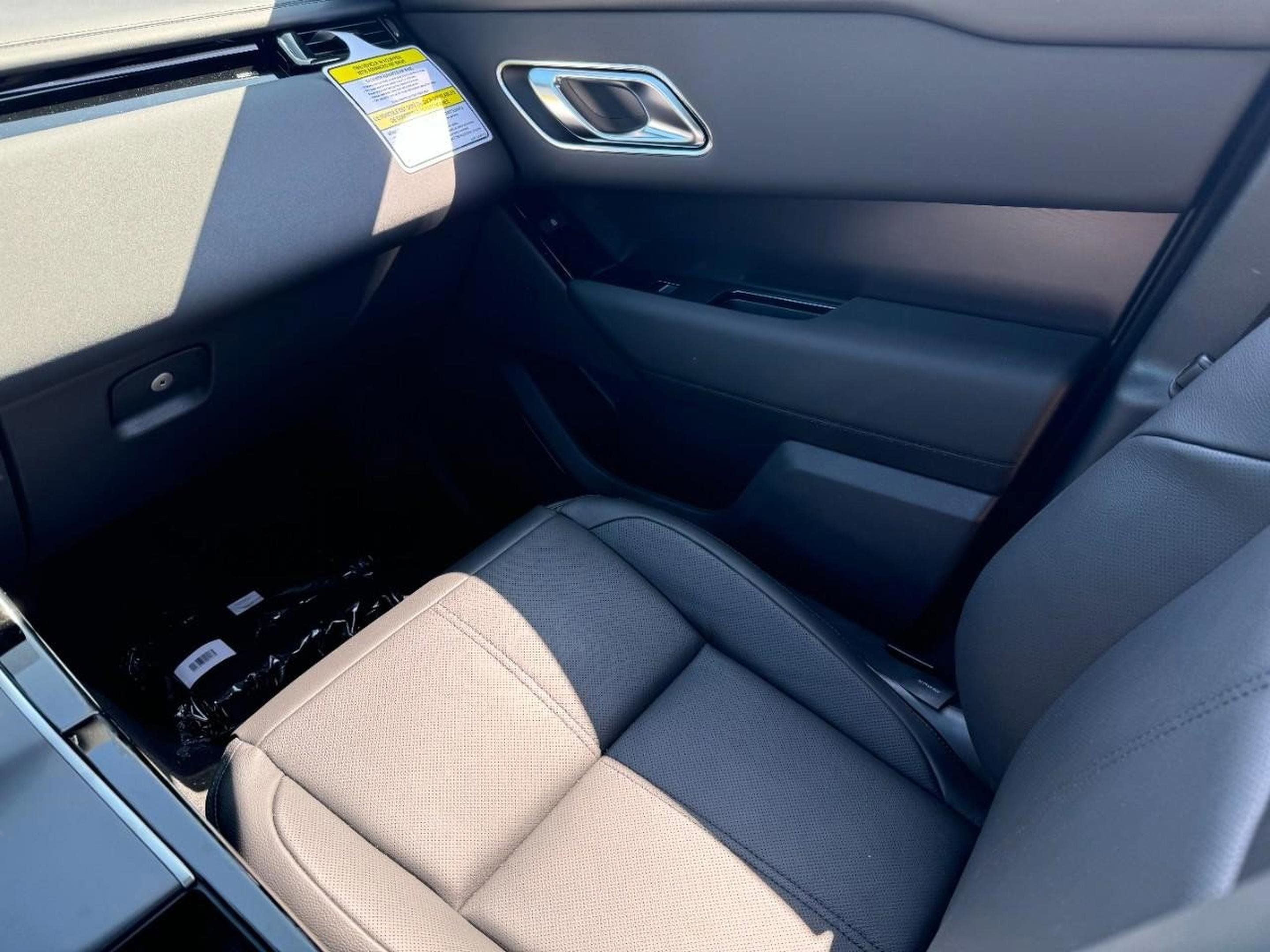 Used 2026 Land Rover Range Rover Velar Dynamic SE image 20