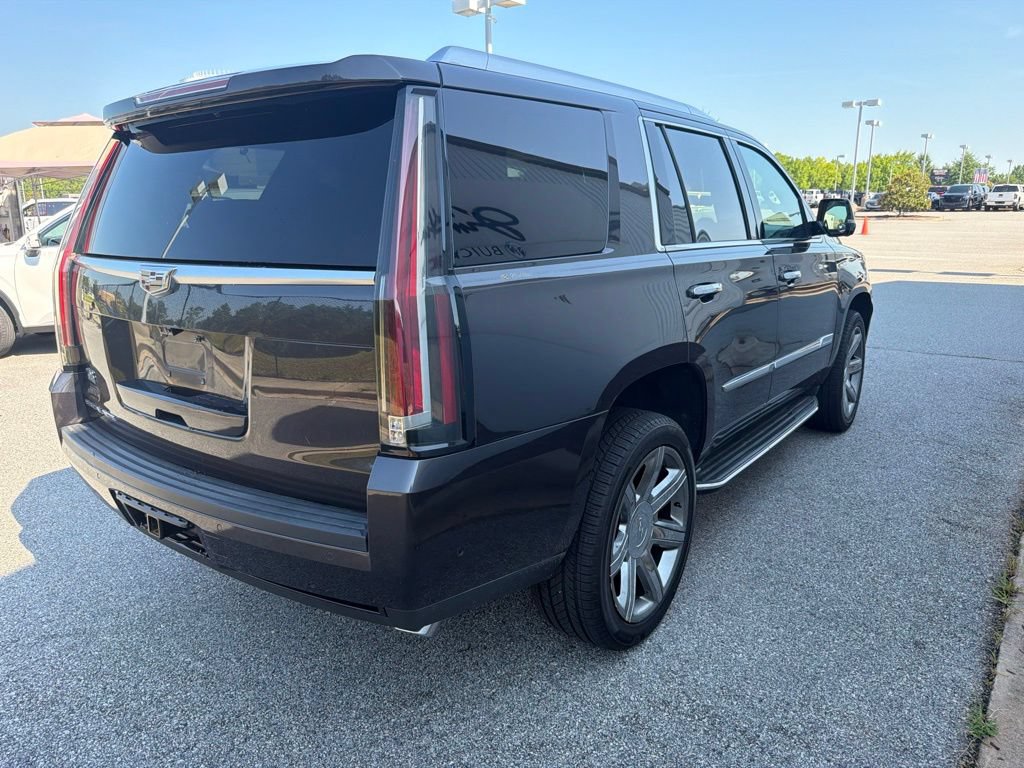Used 2017 Cadillac Escalade Luxury RWD image 4