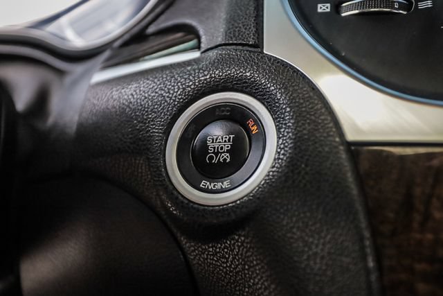 Used 2015 Chrysler 300 C RWD image 33