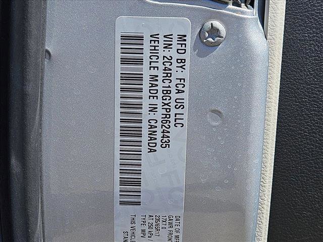 Used 2023 Chrysler Pacifica Touring-L image 30