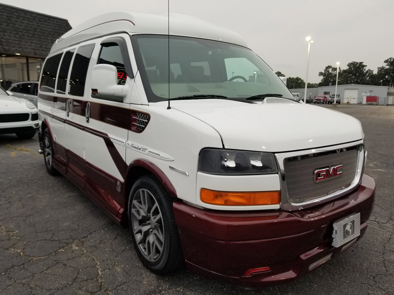 Used 2012 GMC Savana 1500 image 7