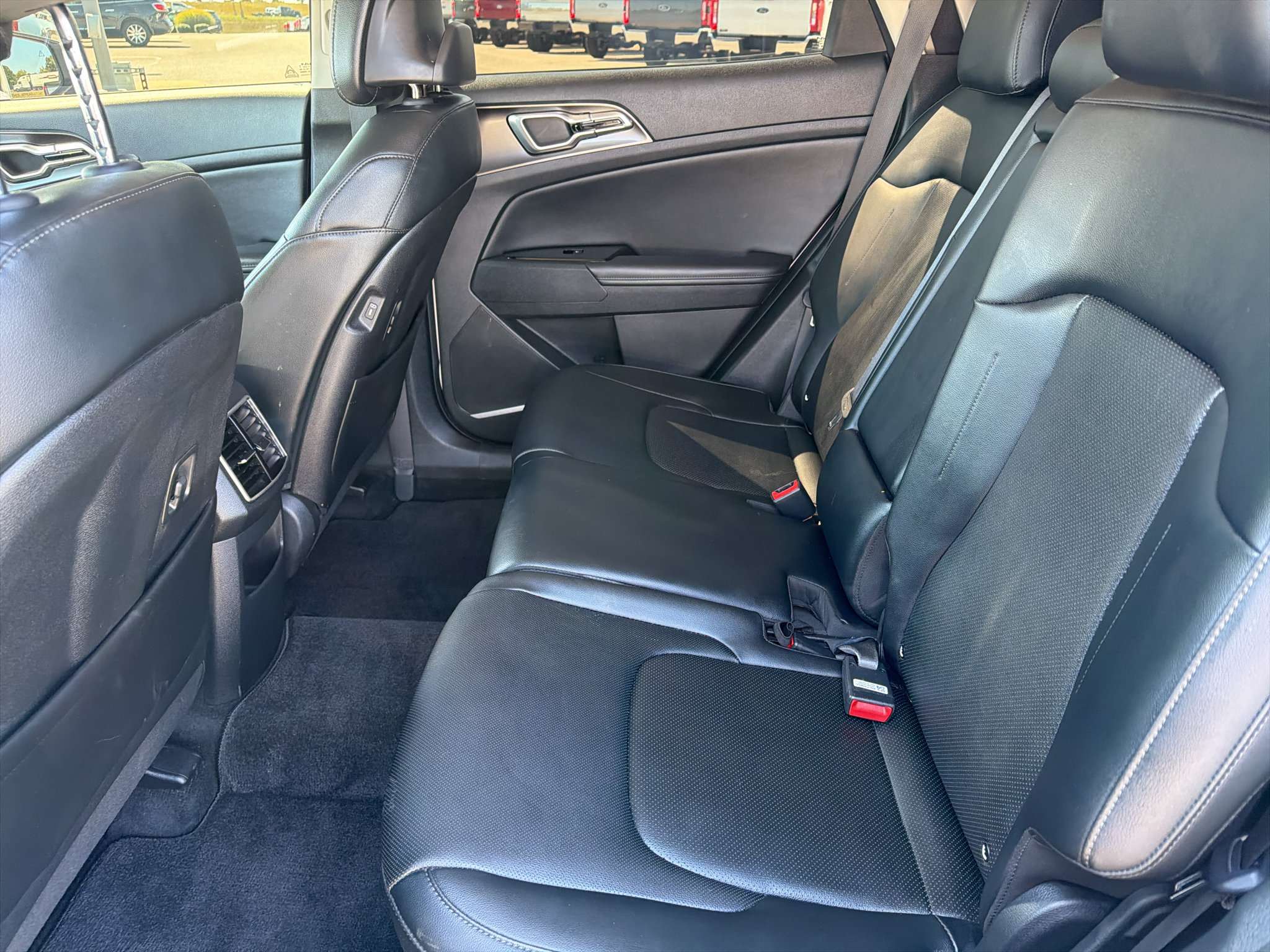 Used 2023 Kia Sportage EX FWD image 31