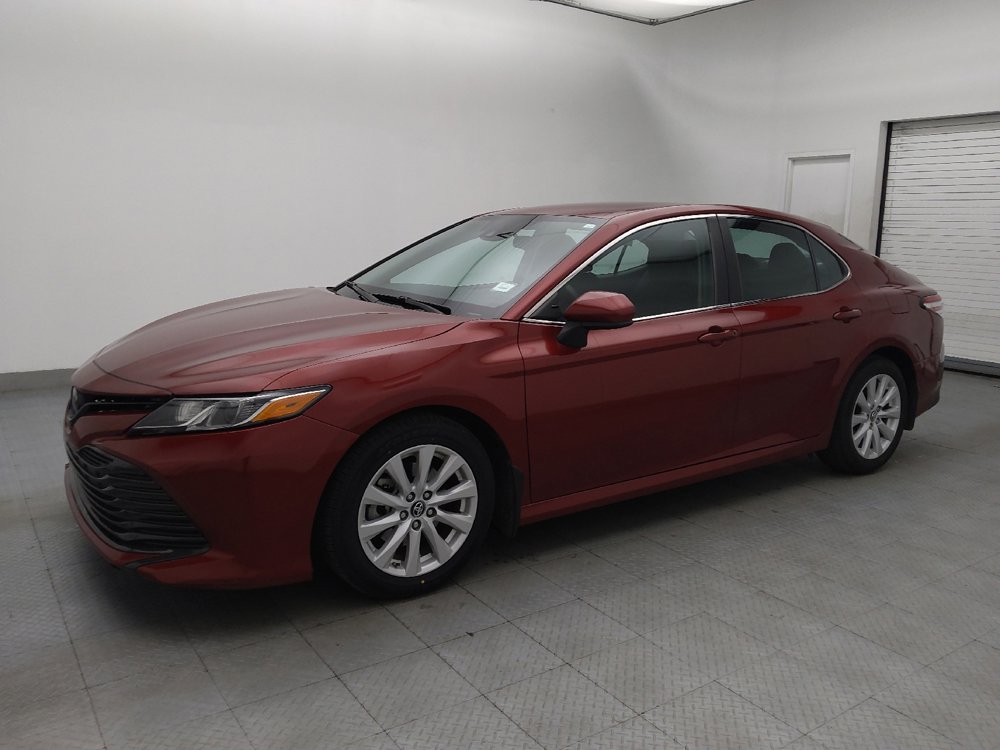 Used 2018 Toyota Camry LE FWD image 2