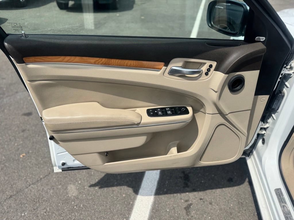 Used 2014 Chrysler 300 C AWD/4WD image 27