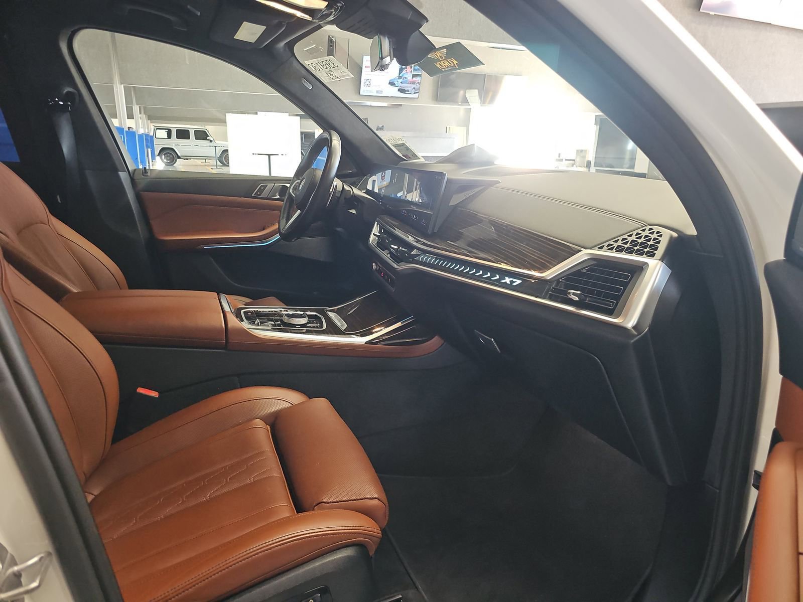 Used 2024 BMW X7 xDrive40i w/ Executive Package image 8