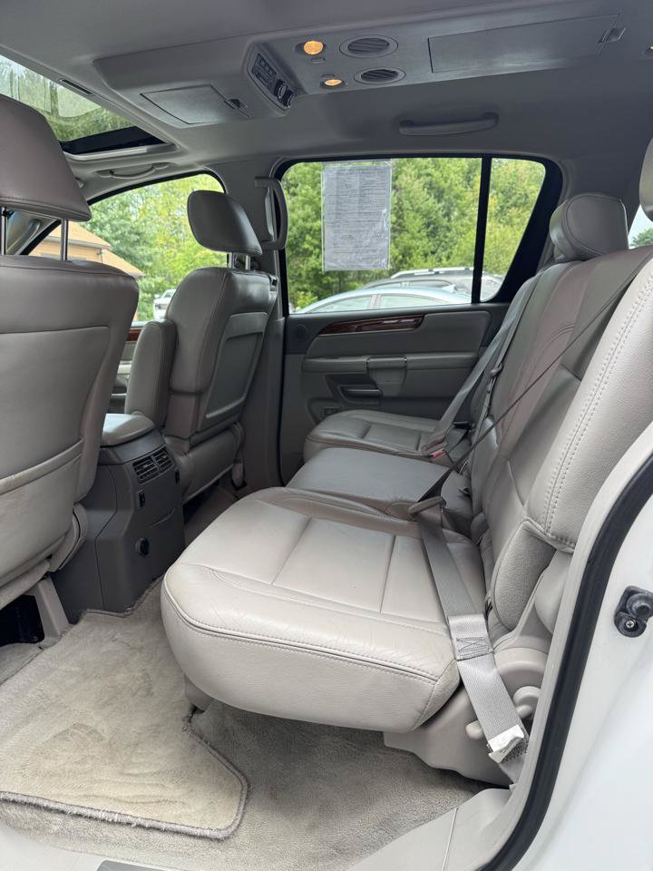 Used 2010 INFINITI QX56 4WD w/ Technology Pkg image 15