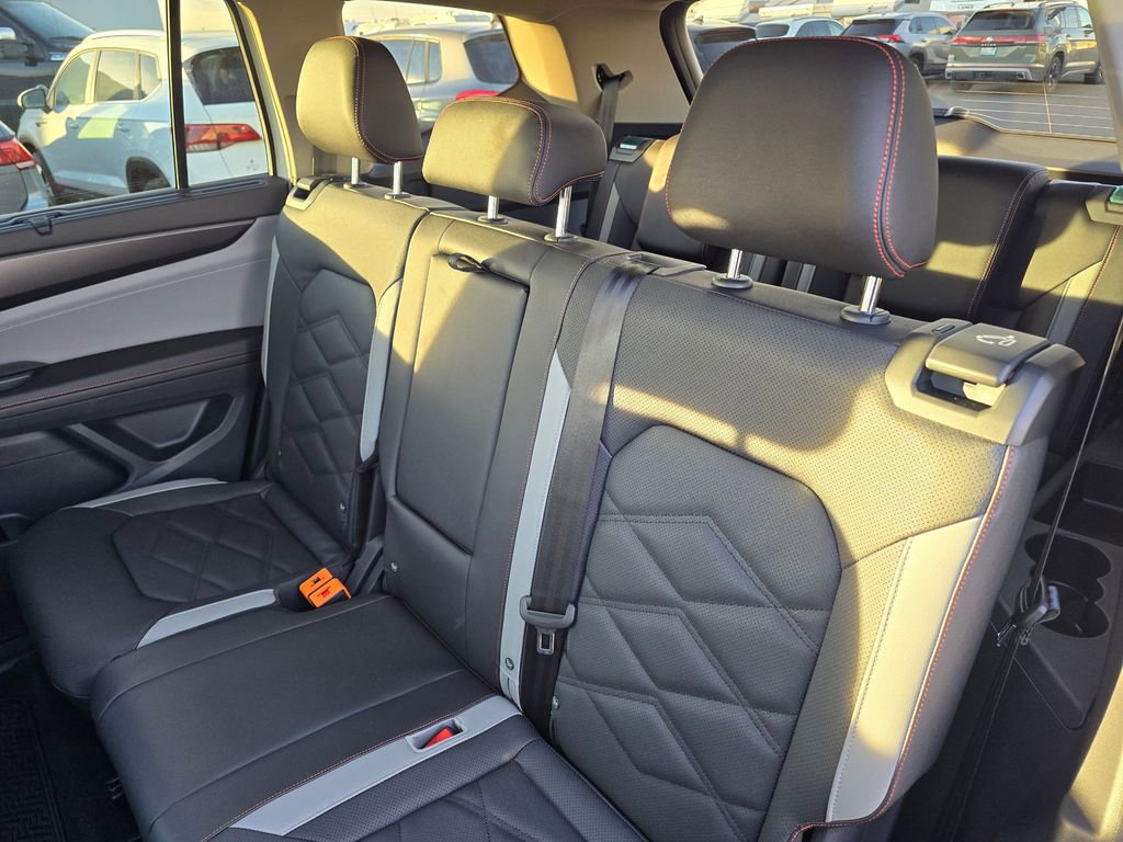 New 2026 Volkswagen Atlas Peak Edition image 17