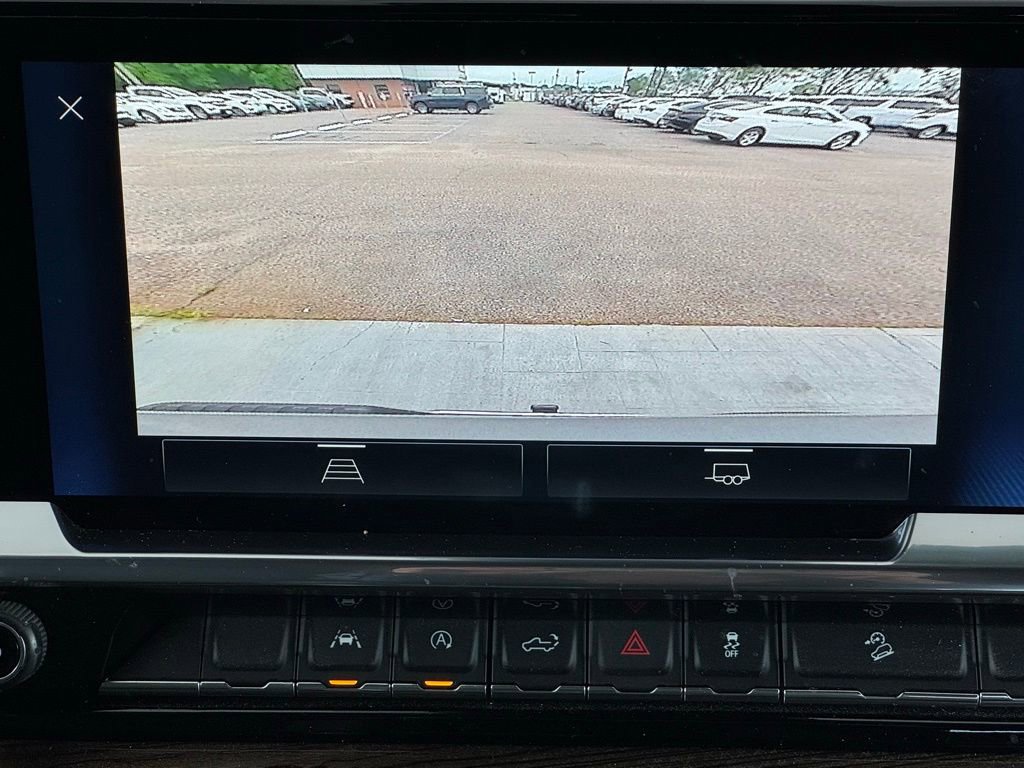 Used 2023 Chevrolet Silverado 1500 LT w/ Z71 Off-Road Package image 34